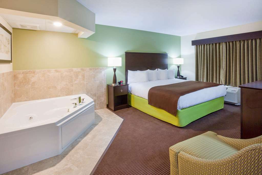 Americinn By Wyndham Hartford Wi Δωμάτιο φωτογραφία